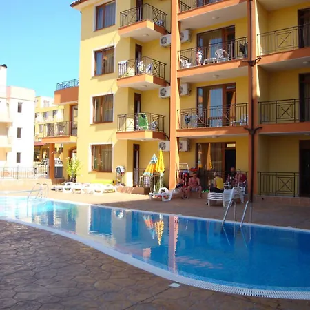 Kremena In Sv With Swimming Pool بيت ضيافة 4*