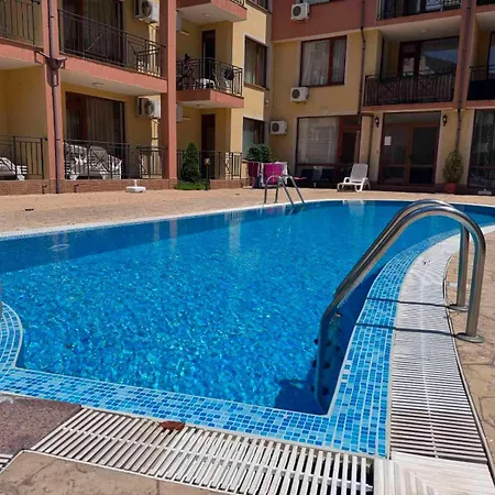 بيت ضيافة Kremena In Sv With Swimming Pool سفيتي فلاس