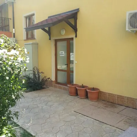 بيت ضيافة Kremena In Sv With Swimming Pool سفيتي فلاس