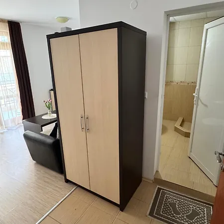بيت ضيافة Kremena In Sv With Swimming Pool سفيتي فلاس