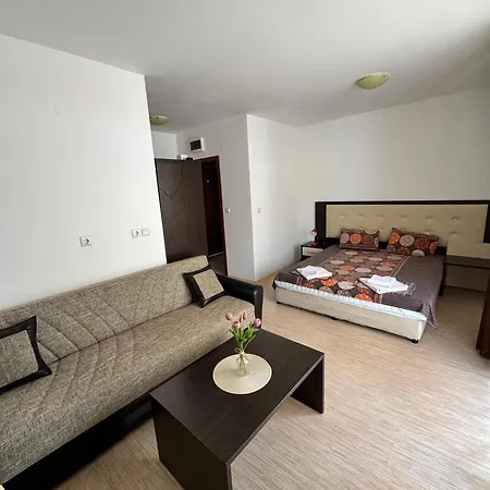 بيت ضيافة Kremena In Sv With Swimming Pool 4*