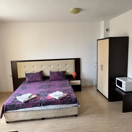 Kremena In Sv With Swimming Pool بيت ضيافة 4*