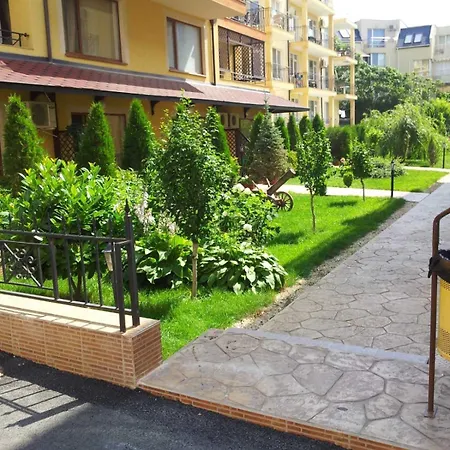 بيت ضيافة Kremena In Sv With Swimming Pool 4*